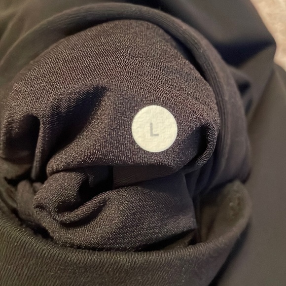 Lululemon men’s pants size large. - Picture 5 of 9